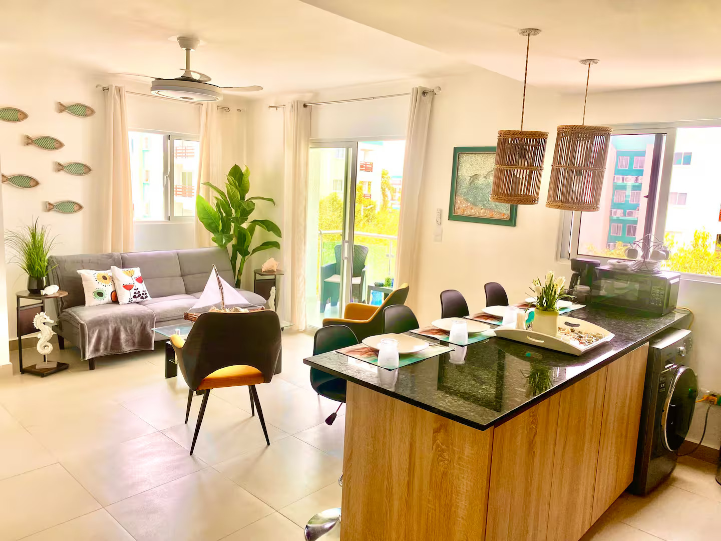 b518fbcf-3e92-4e50-8c7f-7a06bb0d049e Apartamento en venta en Punta Cana, 2 habitaciones amueblado, cómodo, con excelente ubicación y potencial de ingresos desde el primer día.