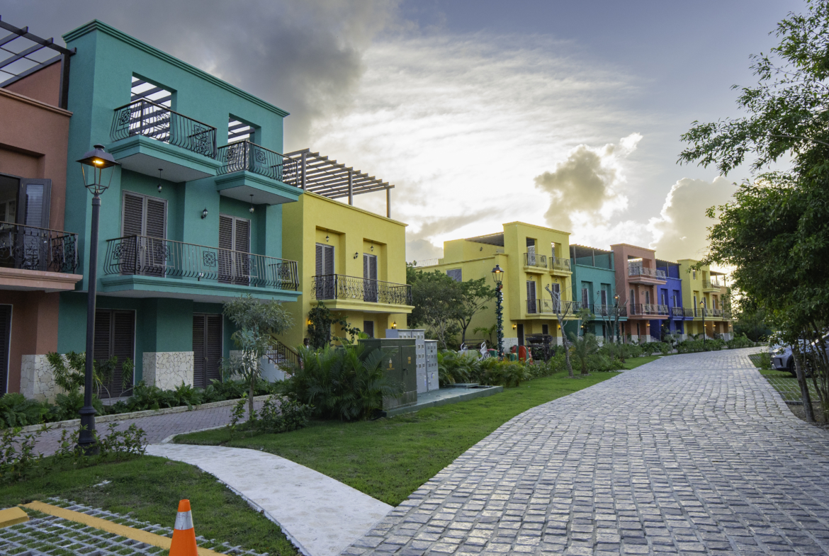 Elegante proyecto al estilo colonial PUEBLITO CARIBEÑO replicando las ciudades de América