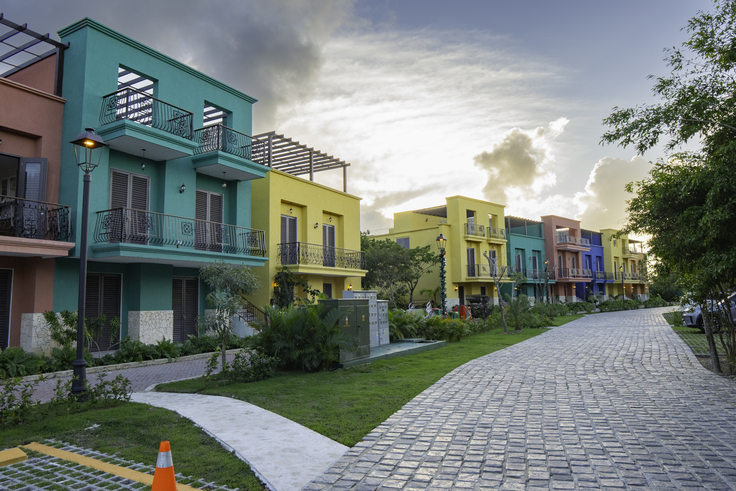 Elegante proyecto al estilo colonial PUEBLITO CARIBEÑO replicando las ciudades de América