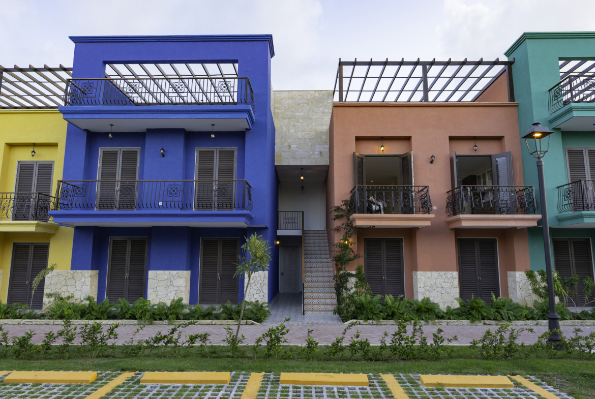 Elegante proyecto al estilo colonial PUEBLITO CARIBEÑO replicando las ciudades de América