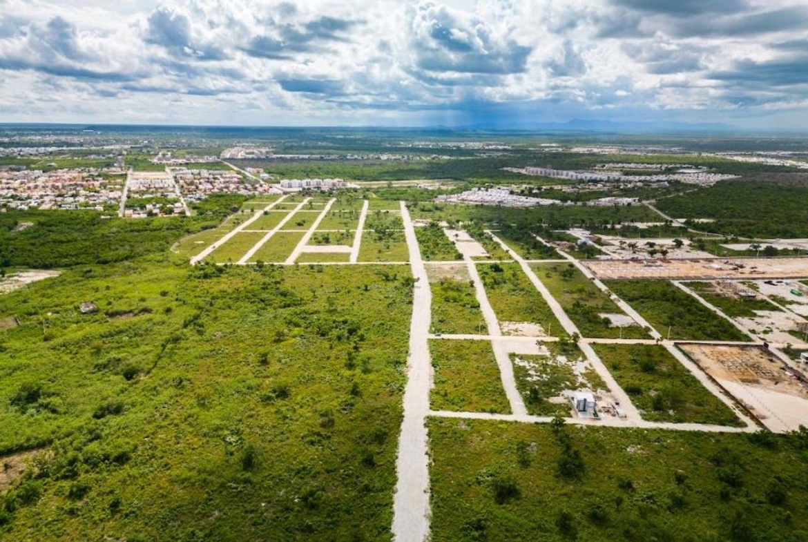 Terrenos para construir casas o apartamentos de 345M2 a 1110M2 en el centro de Punta Cana