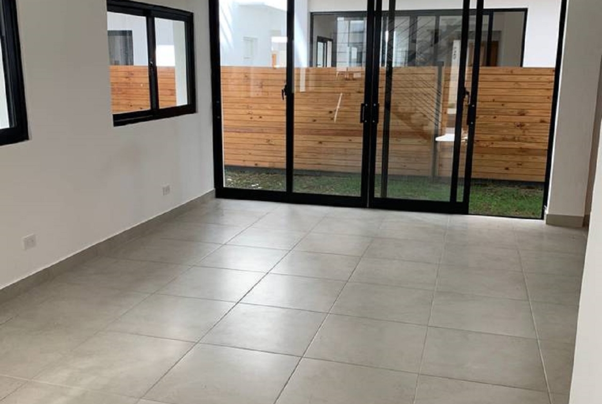 Rosa Marina Casa familiar en venta