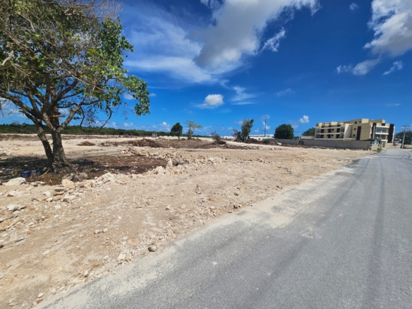 Terrenos residenciales con Título Individual y Todos los Servicios para Villas Unifamiliares